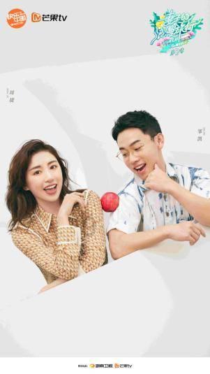 独居父亲零下10度站在村口，等远嫁女儿和女婿回家。女儿：他只要看见有车灯亮了，就在门口等一会儿